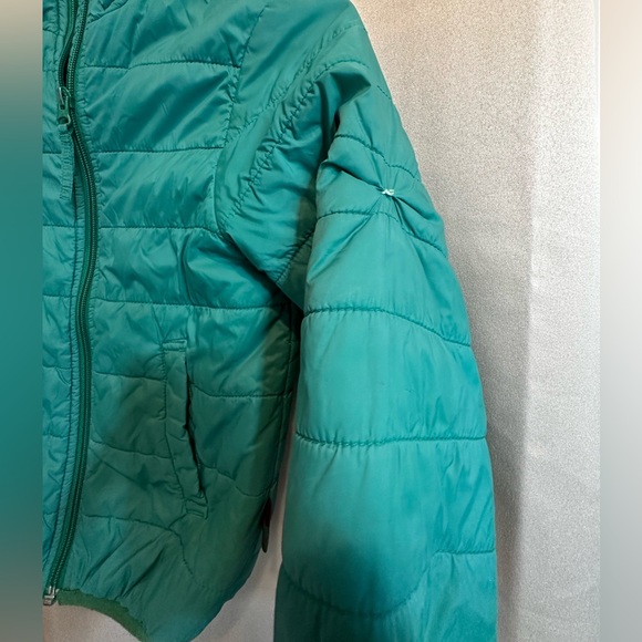 United Colors of Benetton kids XS lightweight puffer jacket. Benetton iconic. - Picture 5 of 11